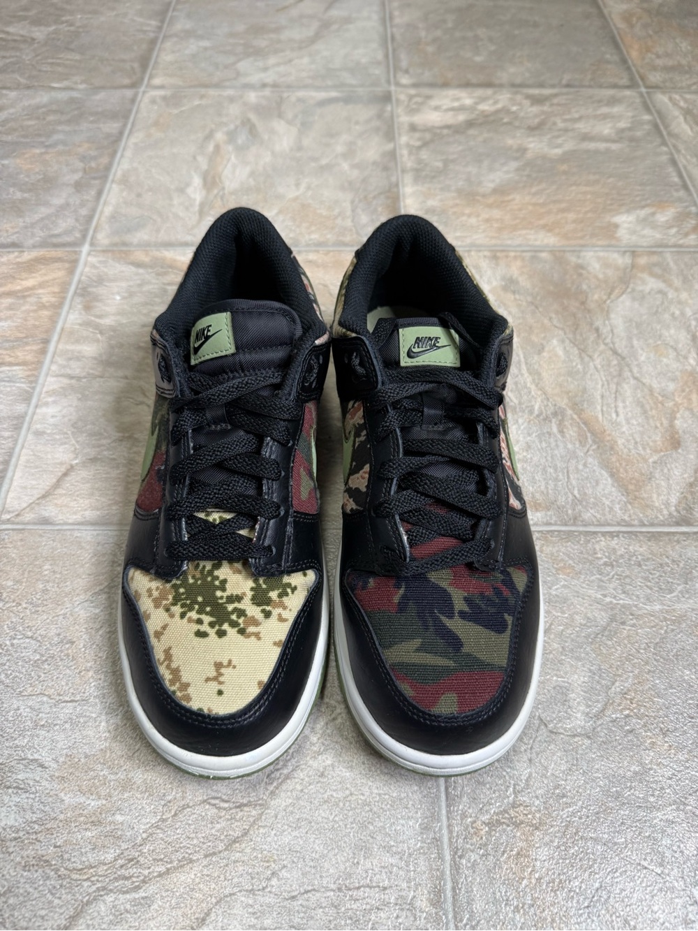 Nike Dunk Low Crazy Camo GS Shoe Size 7Y Black DB1909-001 Preowned
